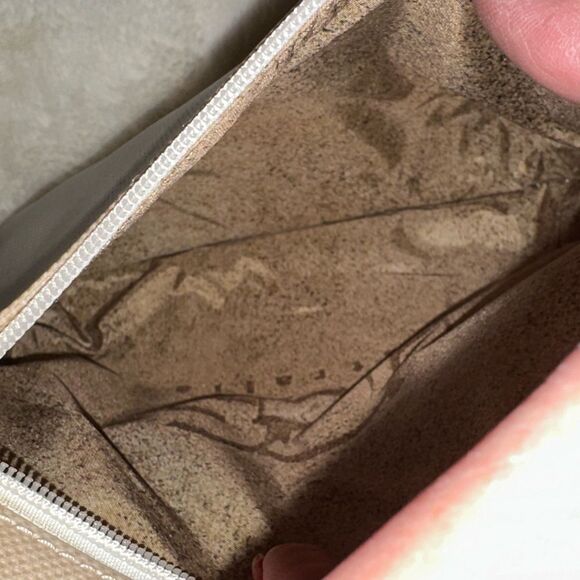 UGG  - Picture 7 of 14